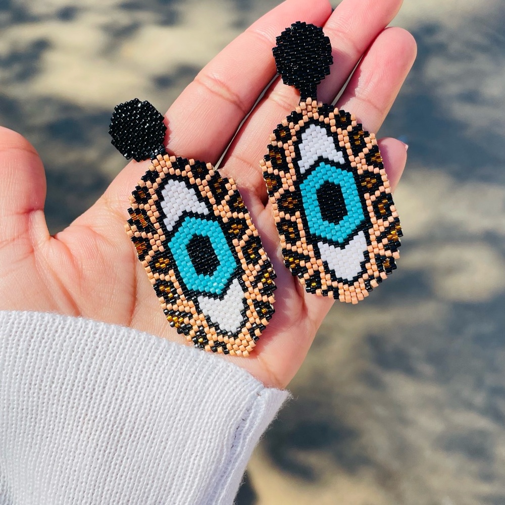 Miyuki earrings eye animal print